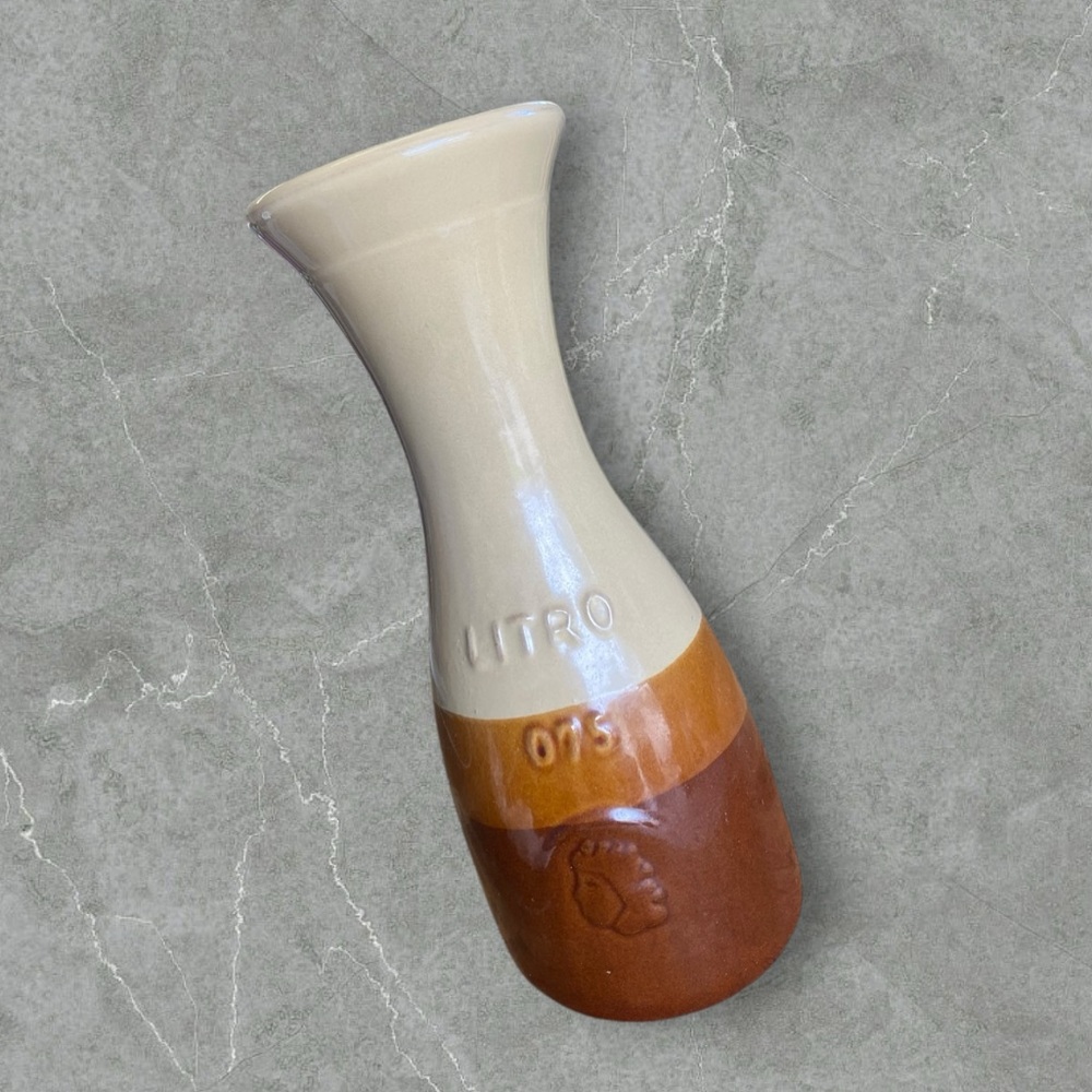Tri tone .75 liter wine / milk jug